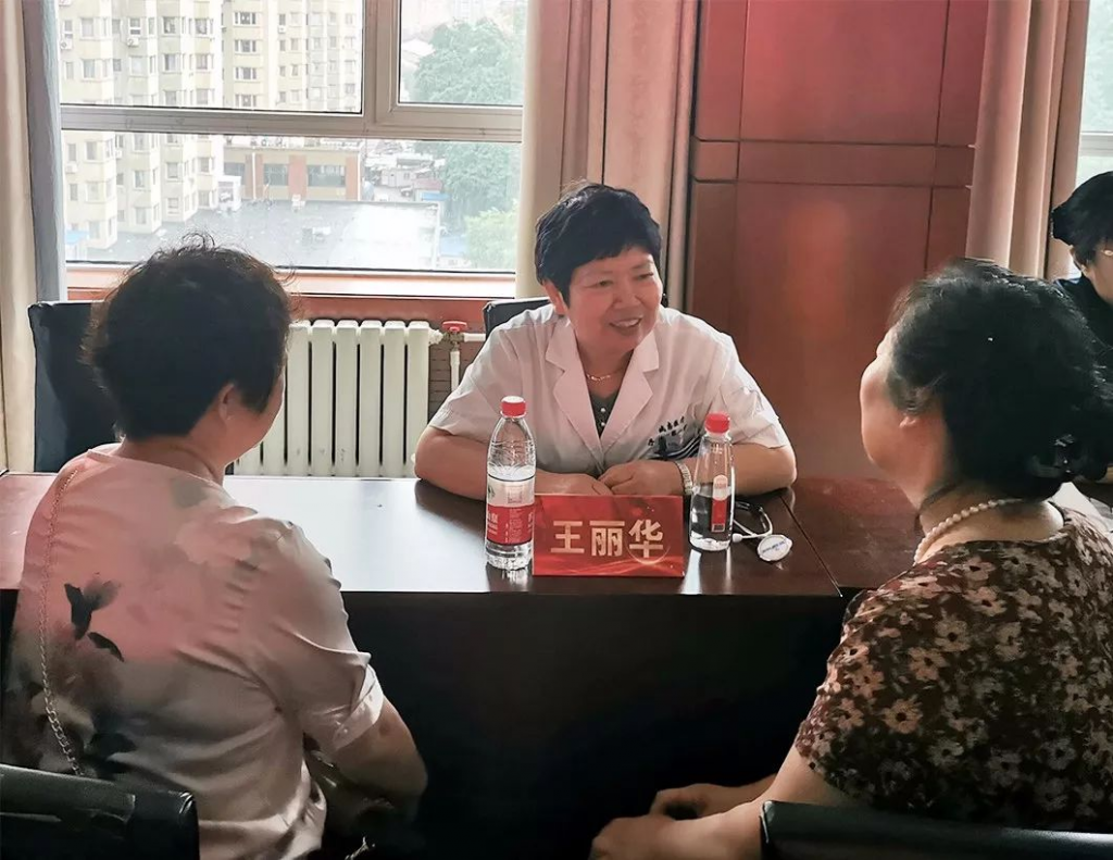 健康丹东-“缺血训练不放松，新招防治脑卒中” 暨卒中俱乐部公益宣教义诊大会顺利举行 