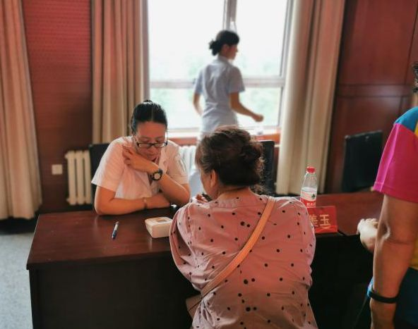 健康丹东-“缺血训练不放松，新招防治脑卒中” 暨卒中俱乐部公益宣教义诊大会顺利举行 